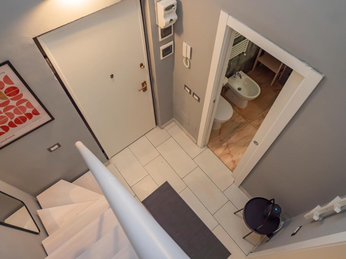 Ihost Apartment - Romilli 17A Милано Екстериор снимка